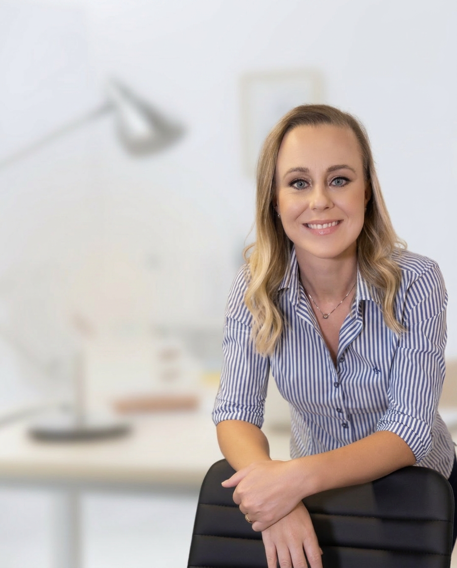 Sabrina Sestren Mandel em seu consultório de psicologia em Blumenau